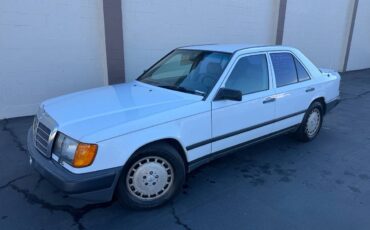 Mercedes-benz-300e-1986-white-65