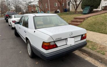 Mercedes-benz-300e-1987-white-2