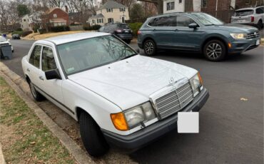 Mercedes-benz-300e-1987-white-3