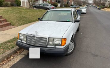 Mercedes-benz-300e-1987-white-4
