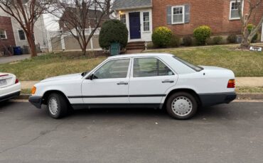 Mercedes-benz-300e-1987-white-5