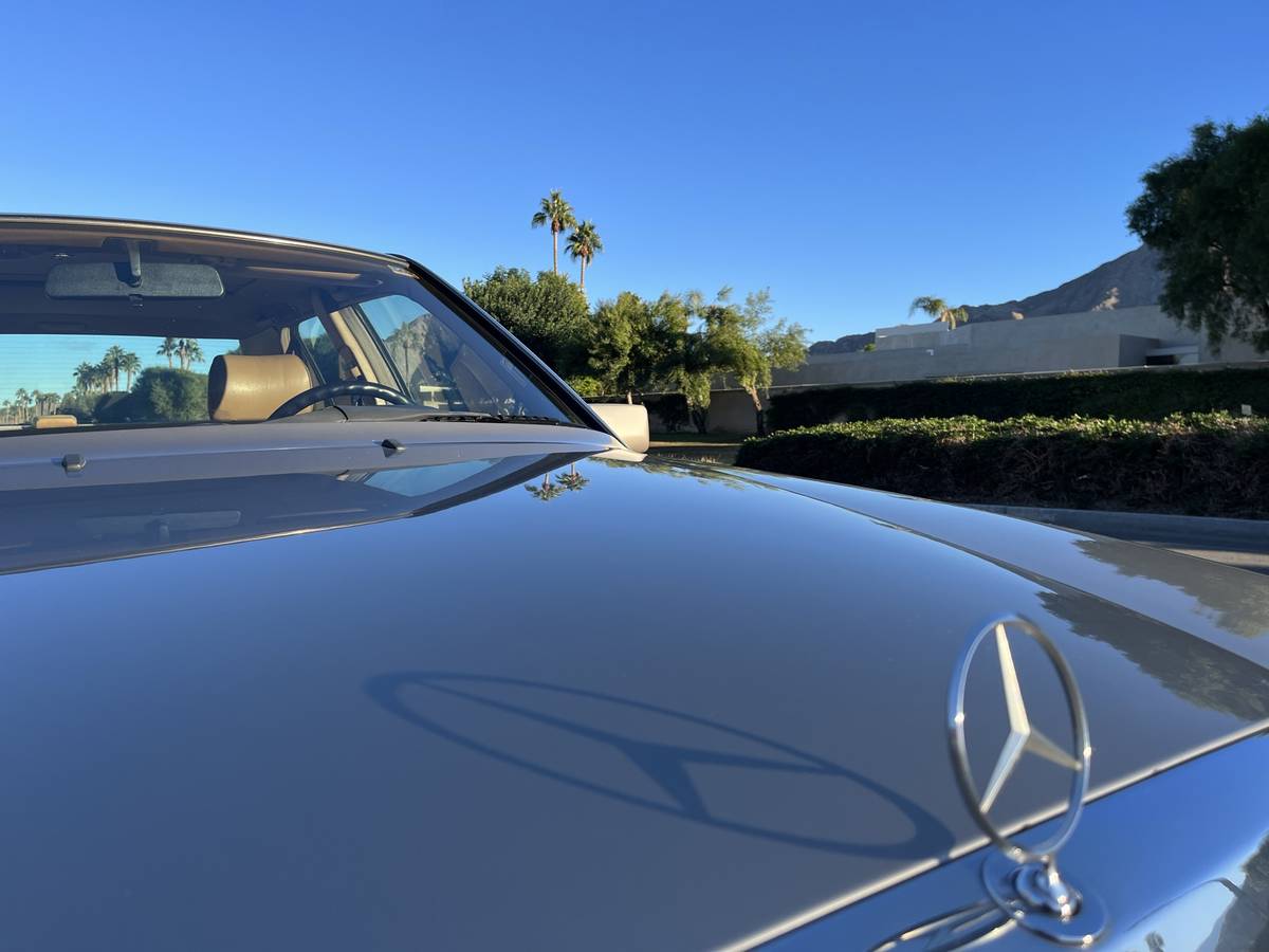 Mercedes-benz-300e-1990-custom-1