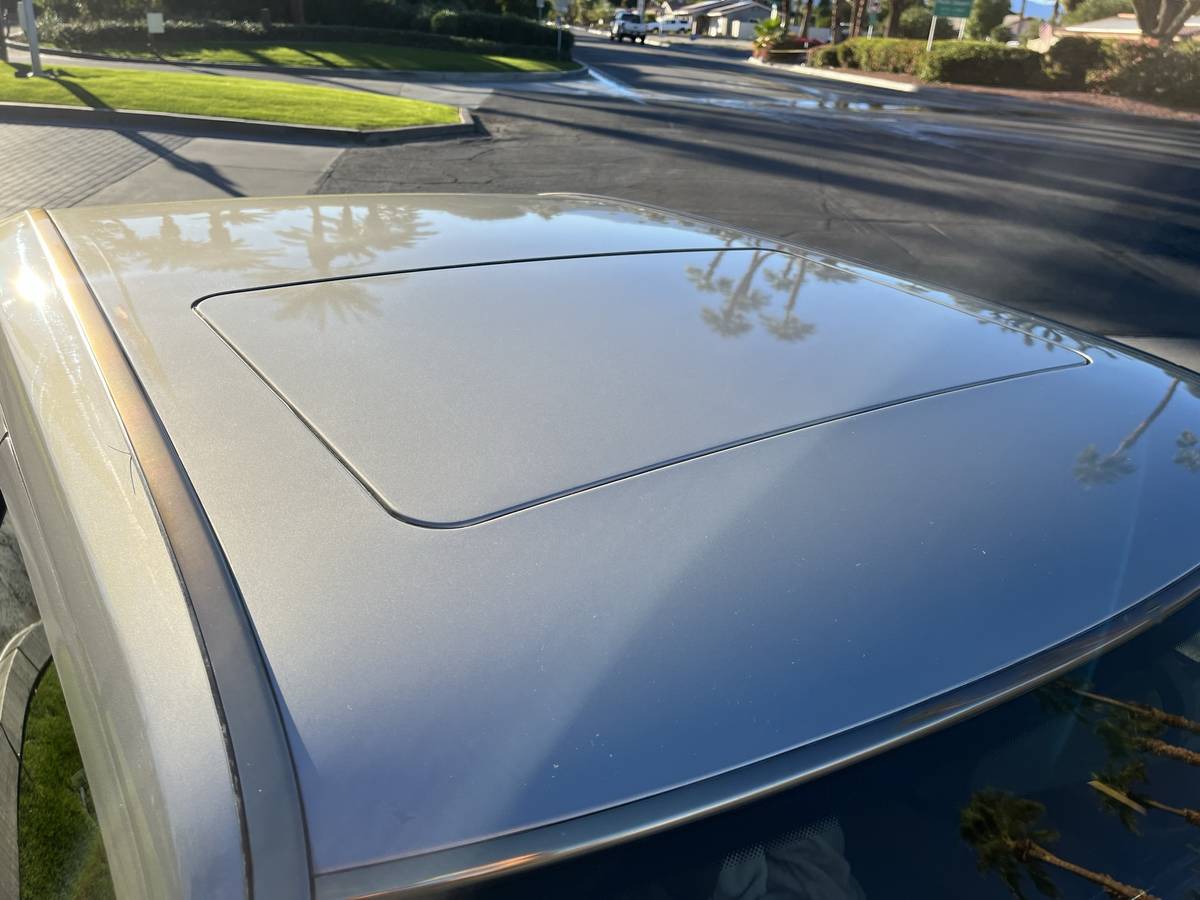 Mercedes-benz-300e-1990-custom-3