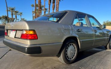 Mercedes-benz-300e-1990-custom