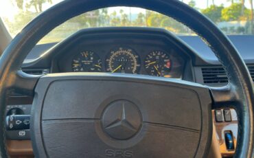 Mercedes-benz-300e-1990-custom-4