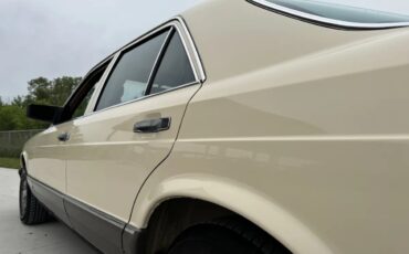 Mercedes-benz-300sd-1982-Light-Ivory-Brown-11