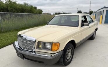 Mercedes-benz-300sd-1982-Light-Ivory-Brown-15