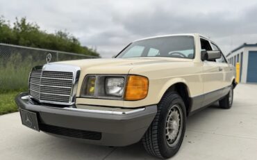 Mercedes-benz-300sd-1982-Light-Ivory-Brown-4