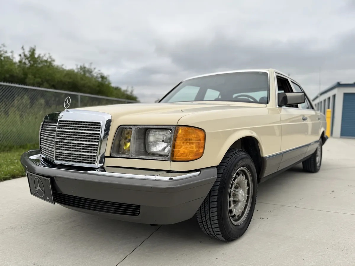 Mercedes-benz-300sd-1982-Light-Ivory-Brown-4