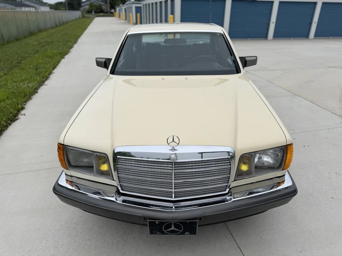 Mercedes-benz-300sd-1982-Light-Ivory-Brown-5