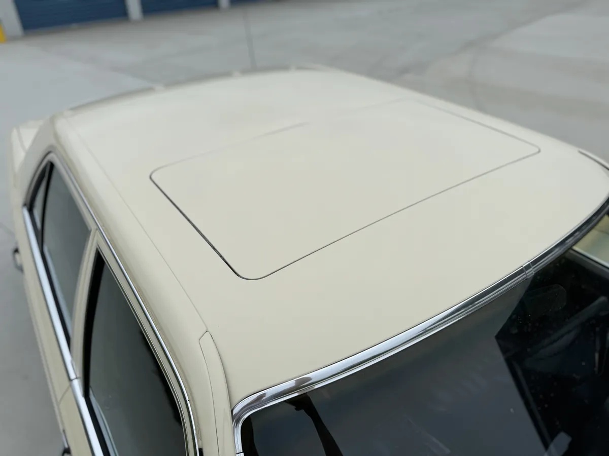 Mercedes-benz-300sd-1982-Light-Ivory-Brown-6