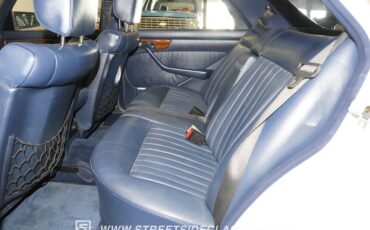 Mercedes-benz-300sd-1984-Classic-White-Blue-10