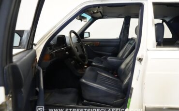 Mercedes-benz-300sd-1984-Classic-White-Blue-13
