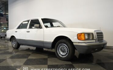 Mercedes-benz-300sd-1984-Classic-White-Blue-20