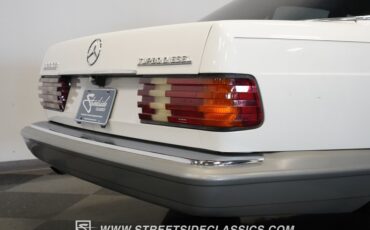 Mercedes-benz-300sd-1984-Classic-White-Blue-23