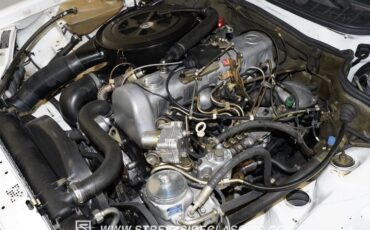 Mercedes-benz-300sd-1984-Classic-White-Blue-27