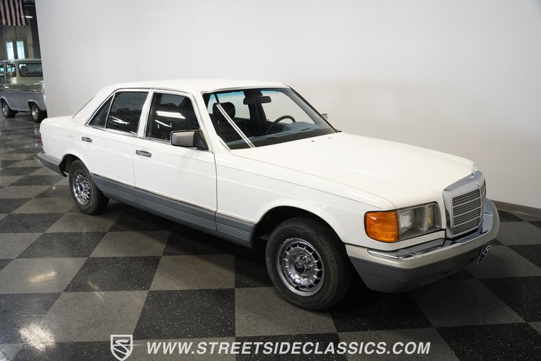 Mercedes-benz-300sd-1984-Classic-White-Blue-40