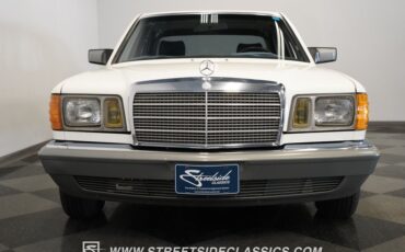 Mercedes-benz-300sd-1984-Classic-White-Blue-41