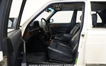 Mercedes-benz-300sd-1984-Classic-White-Blue-45