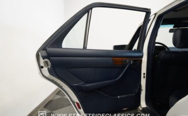 Mercedes-benz-300sd-1984-Classic-White-Blue-48