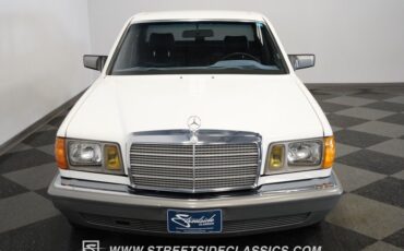 Mercedes-benz-300sd-1984-Classic-White-Blue-6