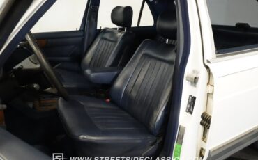 Mercedes-benz-300sd-1984-Classic-White-Blue-8
