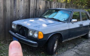 Mercedes-benz-300sd-diesel-1984-blue-4