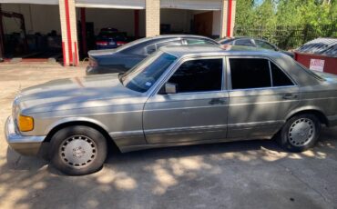 Mercedes-benz-300se-1989-brown-16