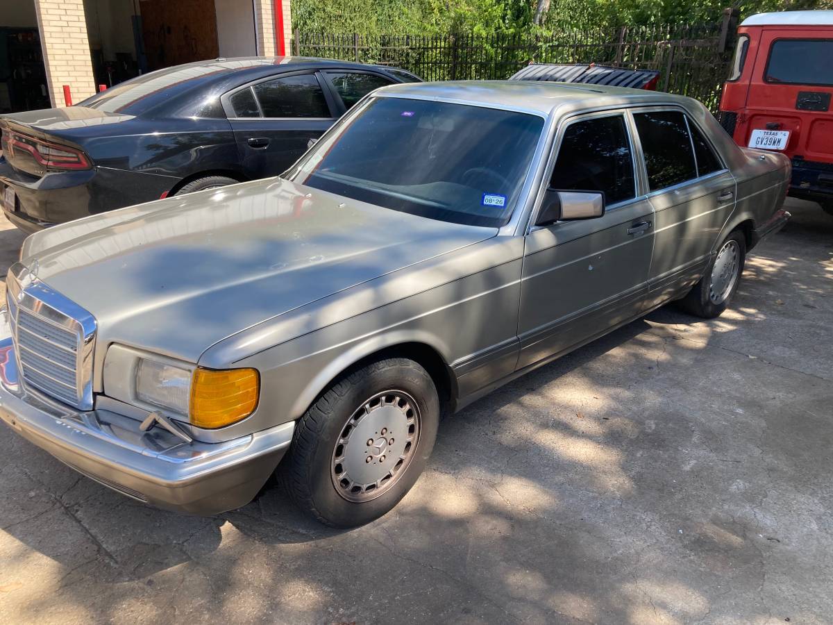 Mercedes-benz-300se-1989-brown-2