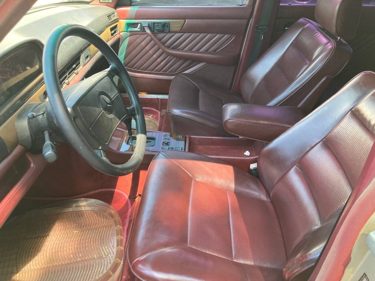 Mercedes-benz-300se-1989-brown-3