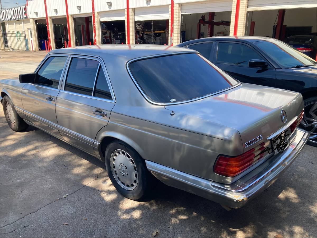 Mercedes-benz-300se-1989-brown