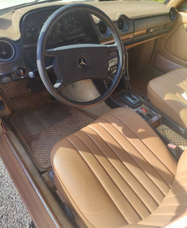 Mercedes-benz-300td-diesel-1985-custom-3