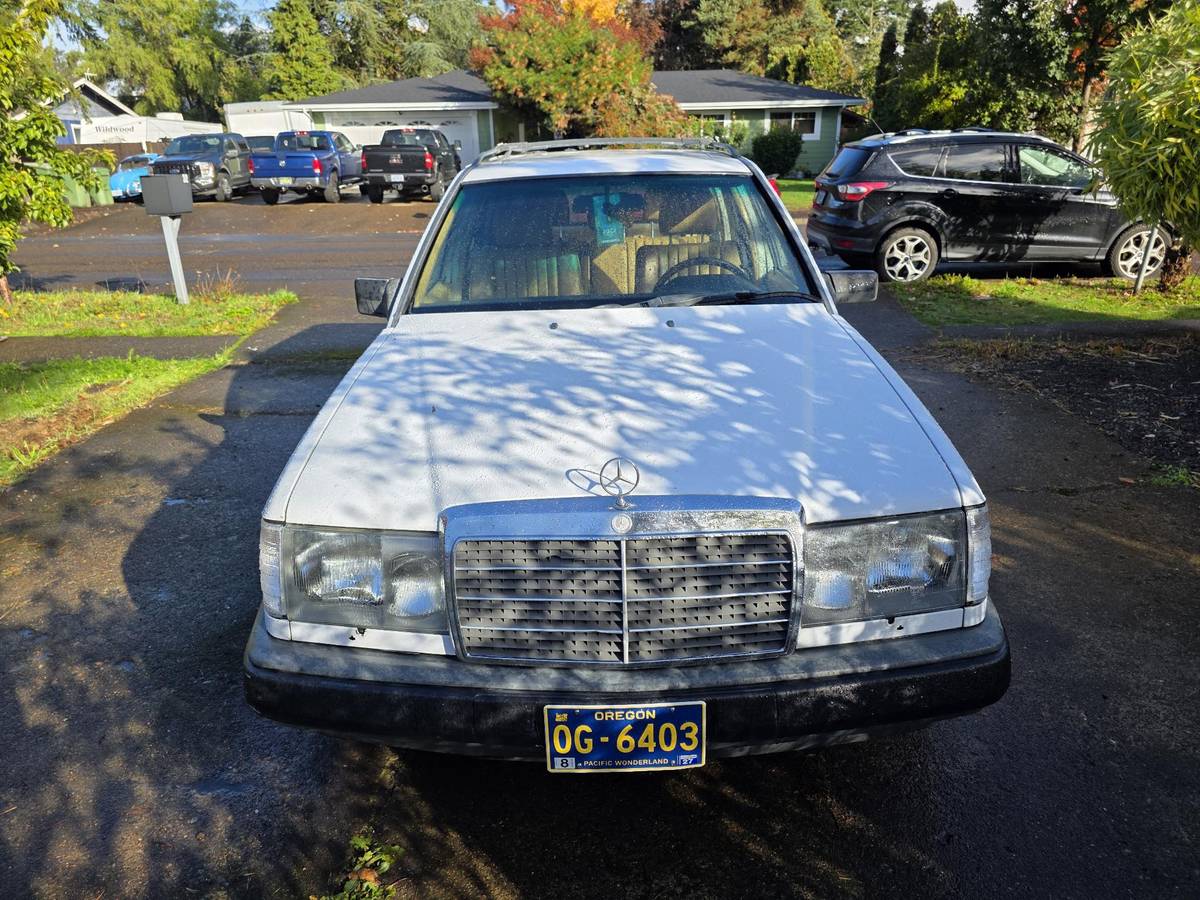 Mercedes-benz-300td-diesel-1987-white-1