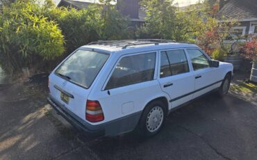 Mercedes-benz-300td-diesel-1987-white-11