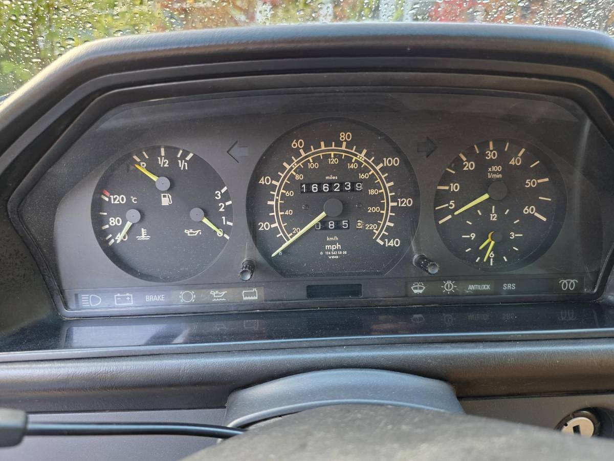Mercedes-benz-300td-diesel-1987-white-6