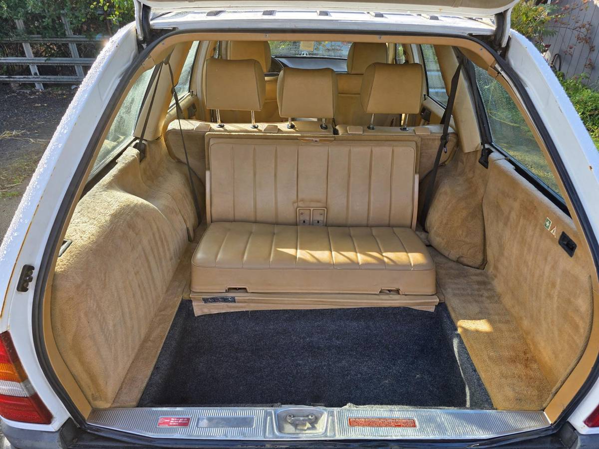 Mercedes-benz-300td-diesel-1987-white-8