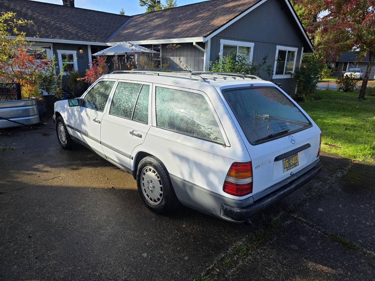 Mercedes-benz-300td-diesel-1987-white-9