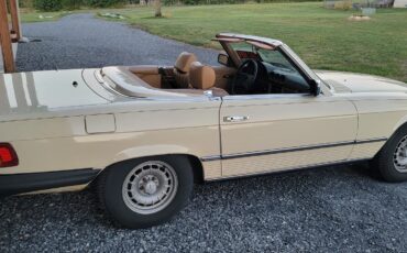 Mercedes-benz-380-1982-3