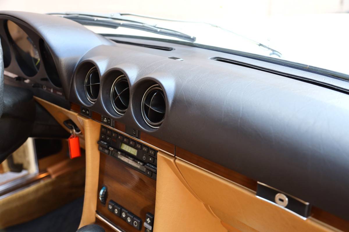Mercedes-benz-380-380sl-1983-12