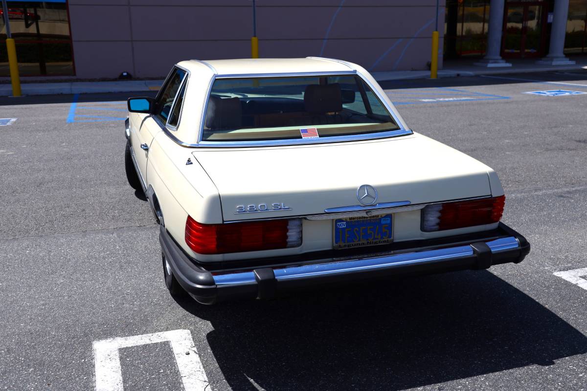 Mercedes-benz-380-380sl-1983-18