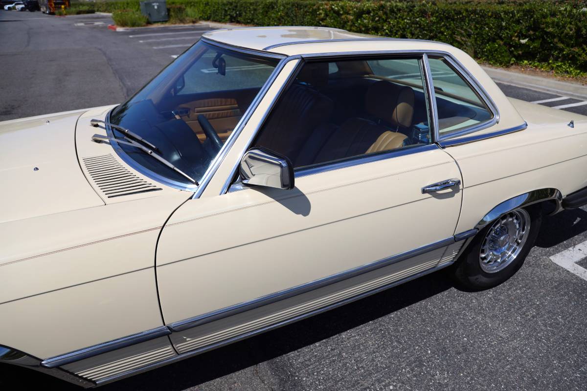 Mercedes-benz-380-380sl-1983-19