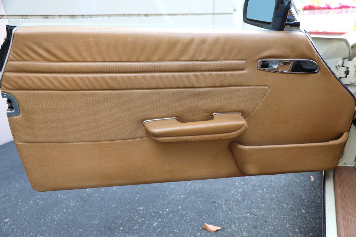 Mercedes-benz-380-380sl-1983-20