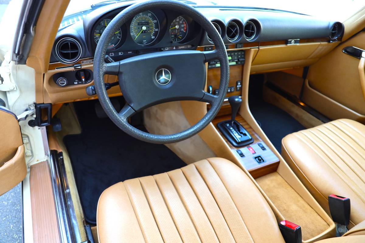 Mercedes-benz-380-380sl-1983-21