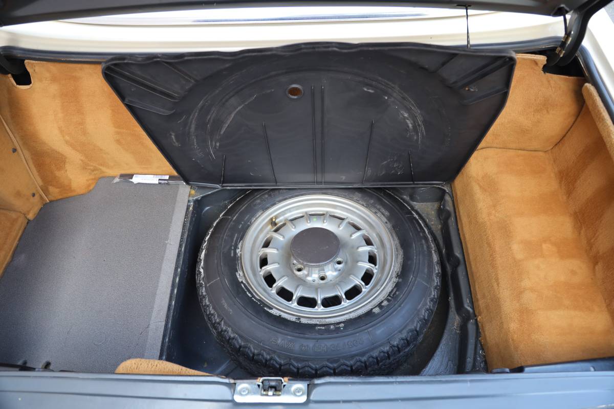 Mercedes-benz-380-380sl-1983-23