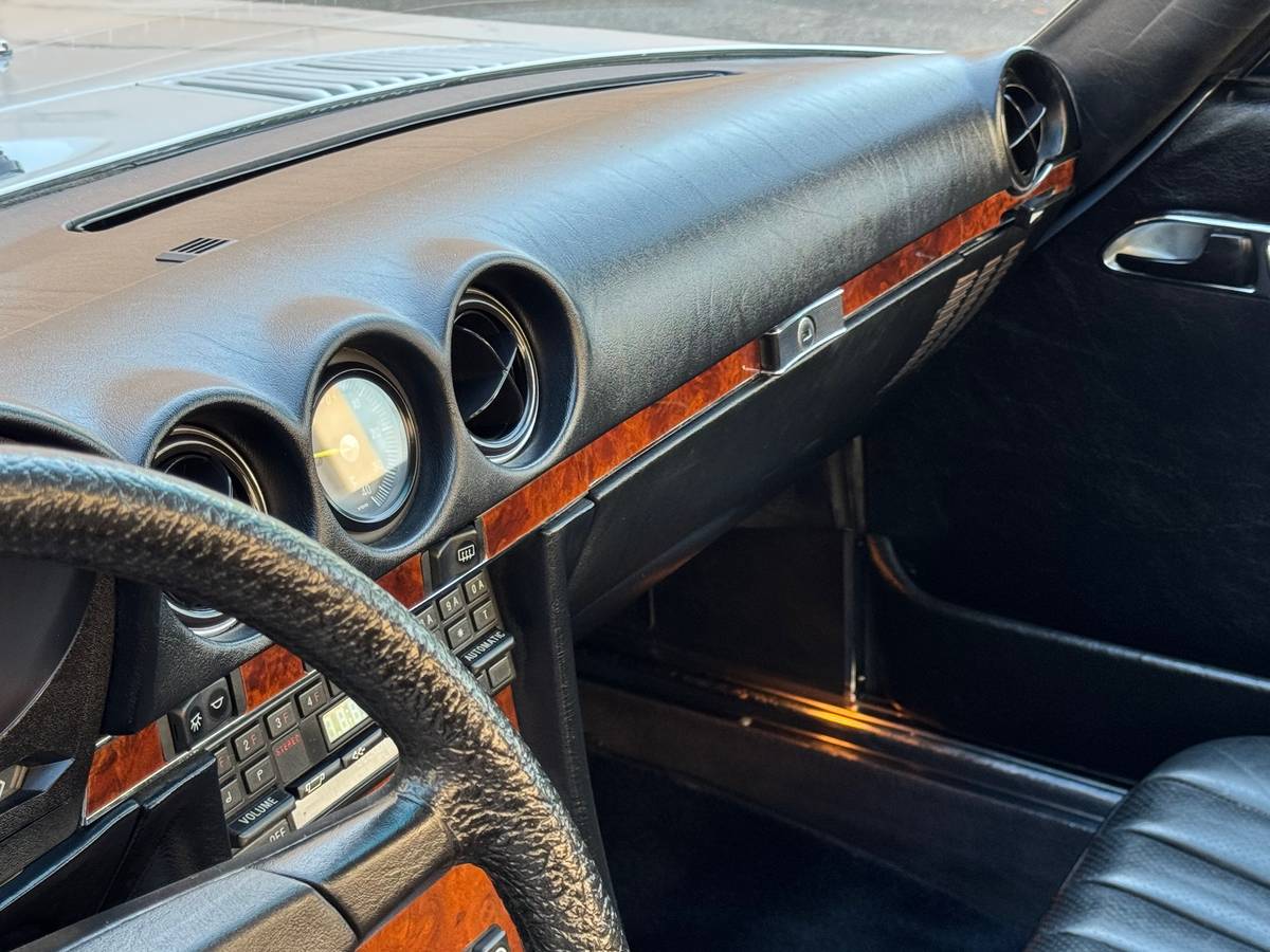 Mercedes-benz-380-380sl-1984-18