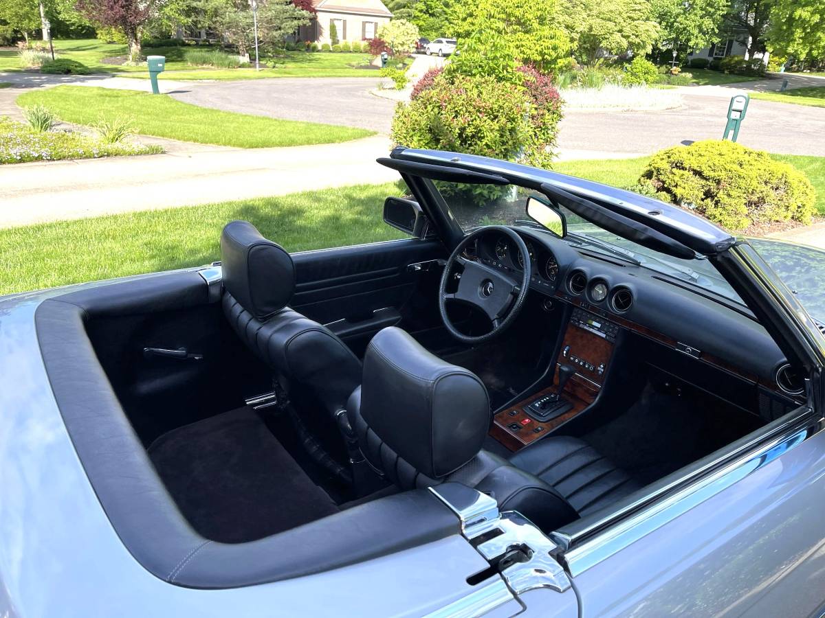 Mercedes-benz-380-380sl-1984-23