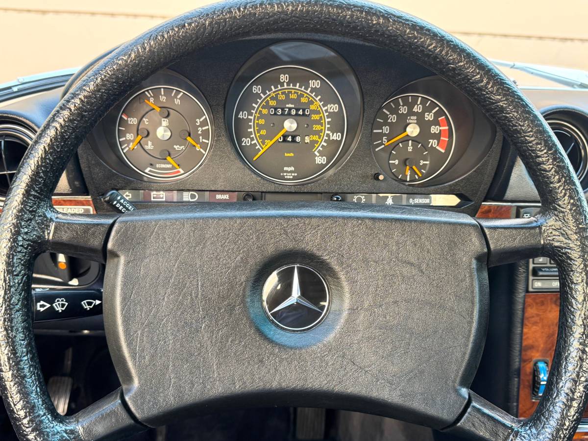 Mercedes-benz-380-380sl-1984-3