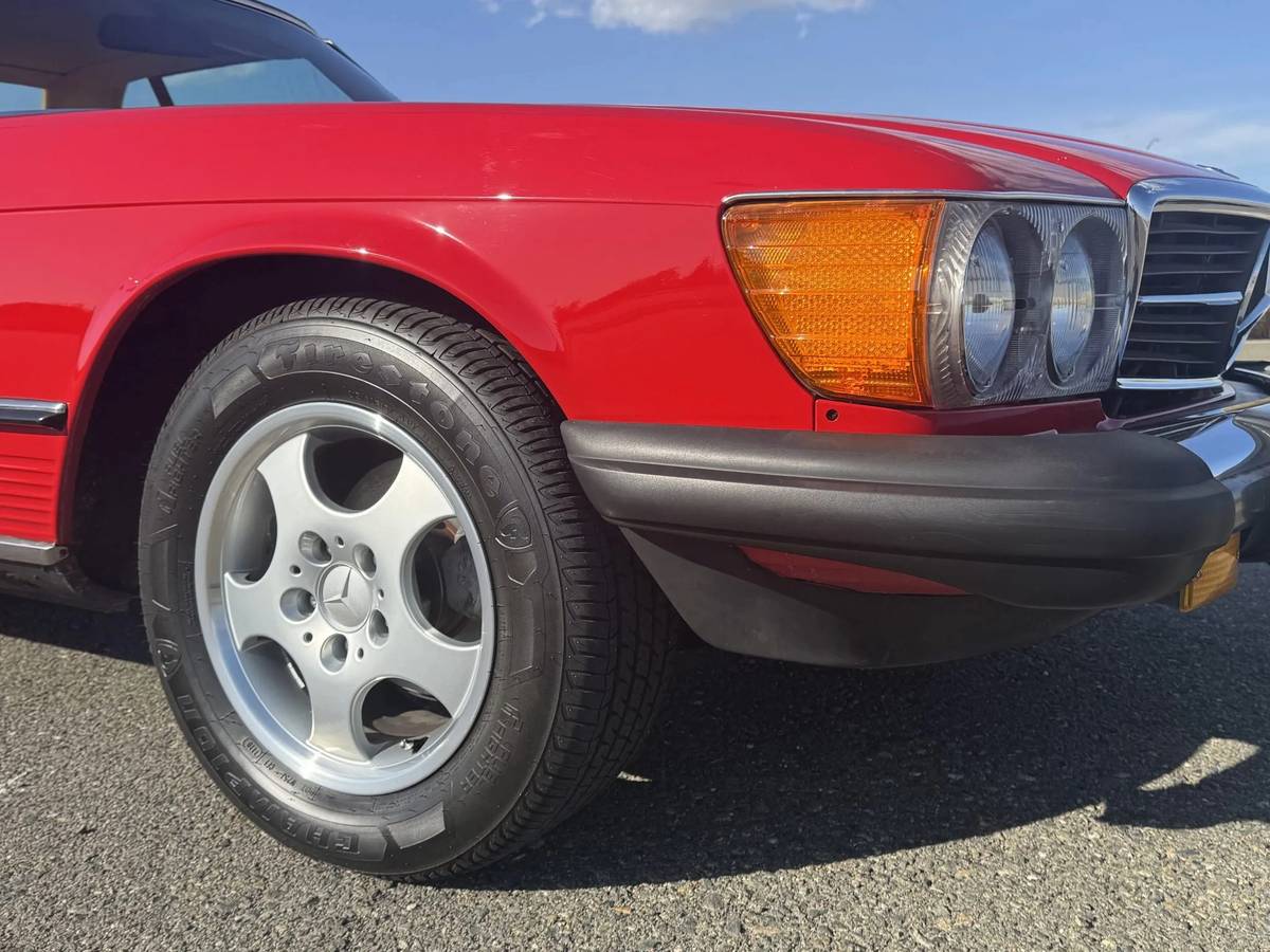 Mercedes-benz-380-380sl-1984-red-18