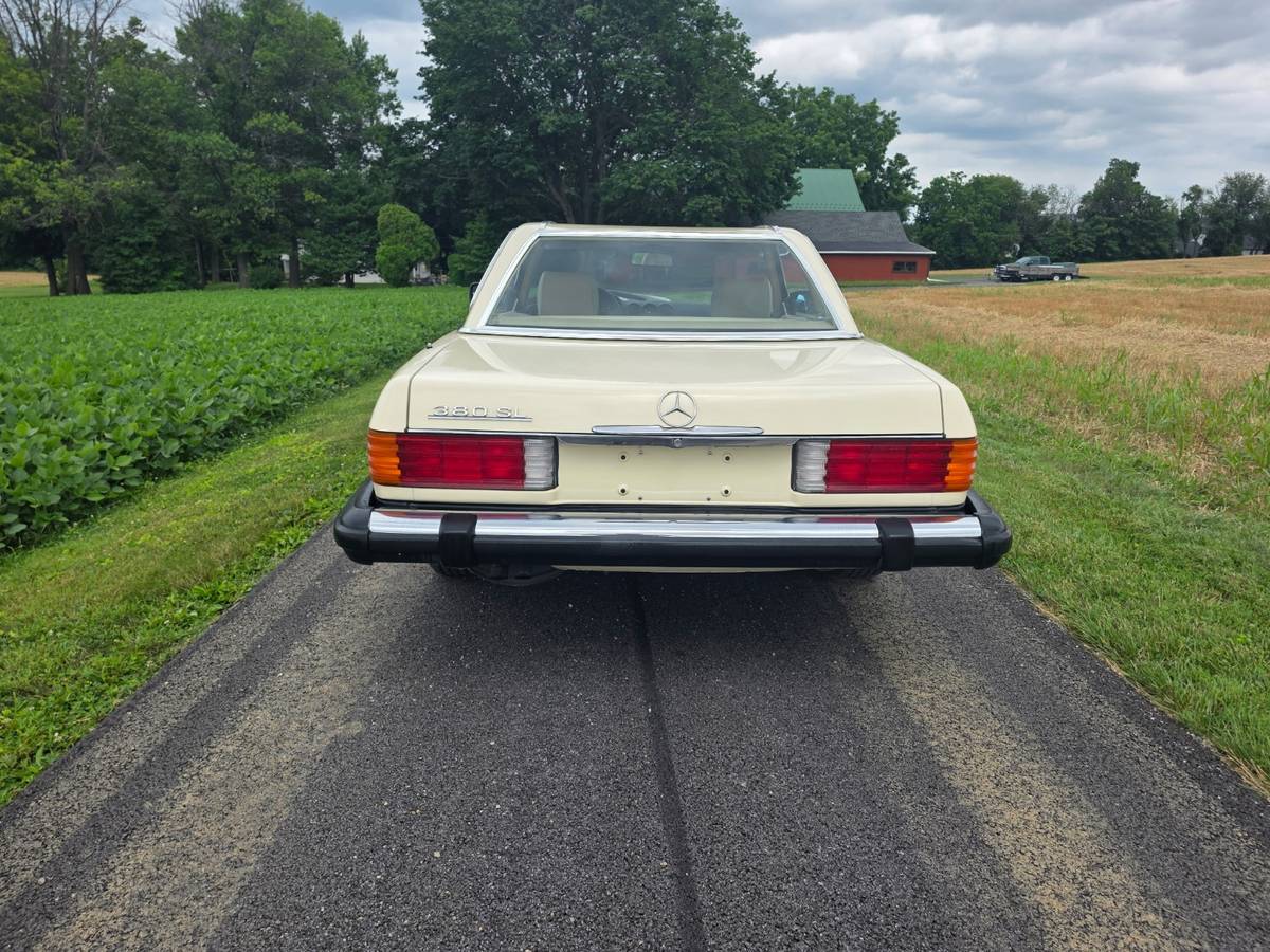 Mercedes-benz-380-380sl-1985-yellow-11
