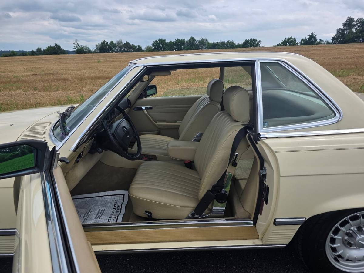 Mercedes-benz-380-380sl-1985-yellow-26